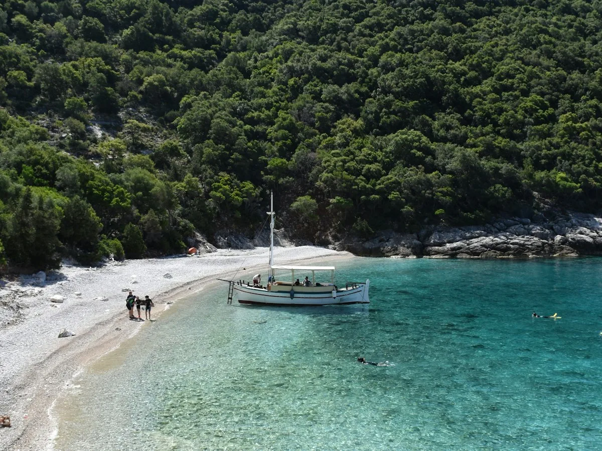 Λευκή βάρκα