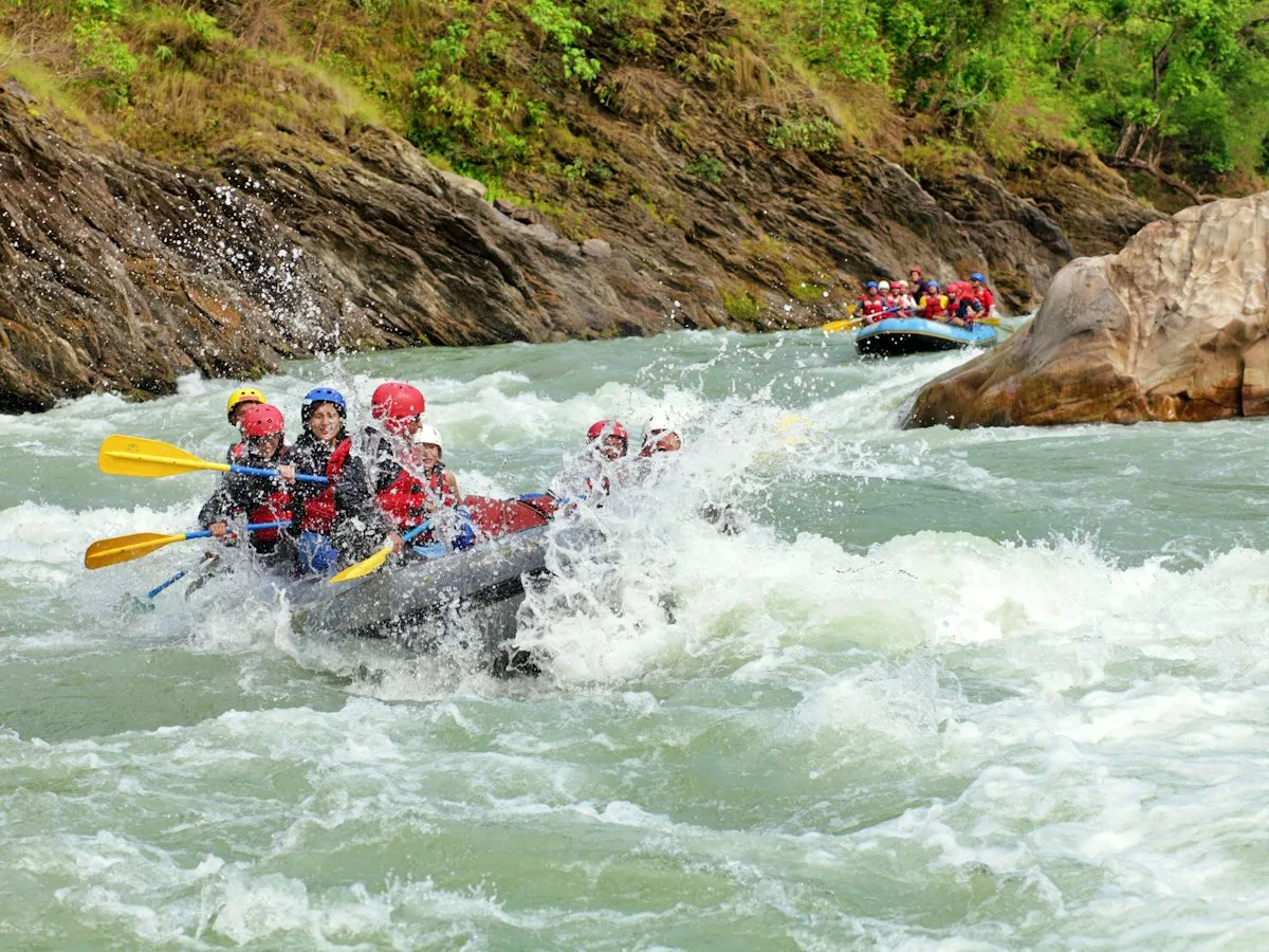 Rafting σε ορμητικά νερά