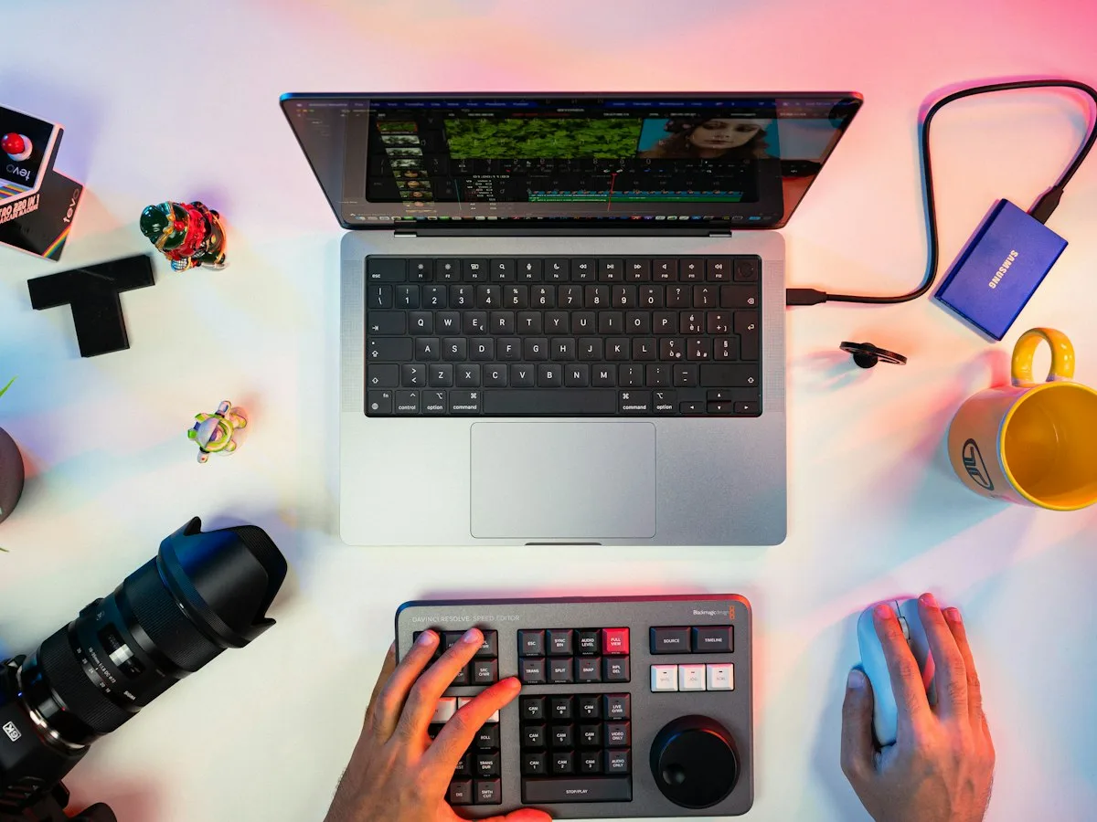Πληκτρολόγηση σε laptop
