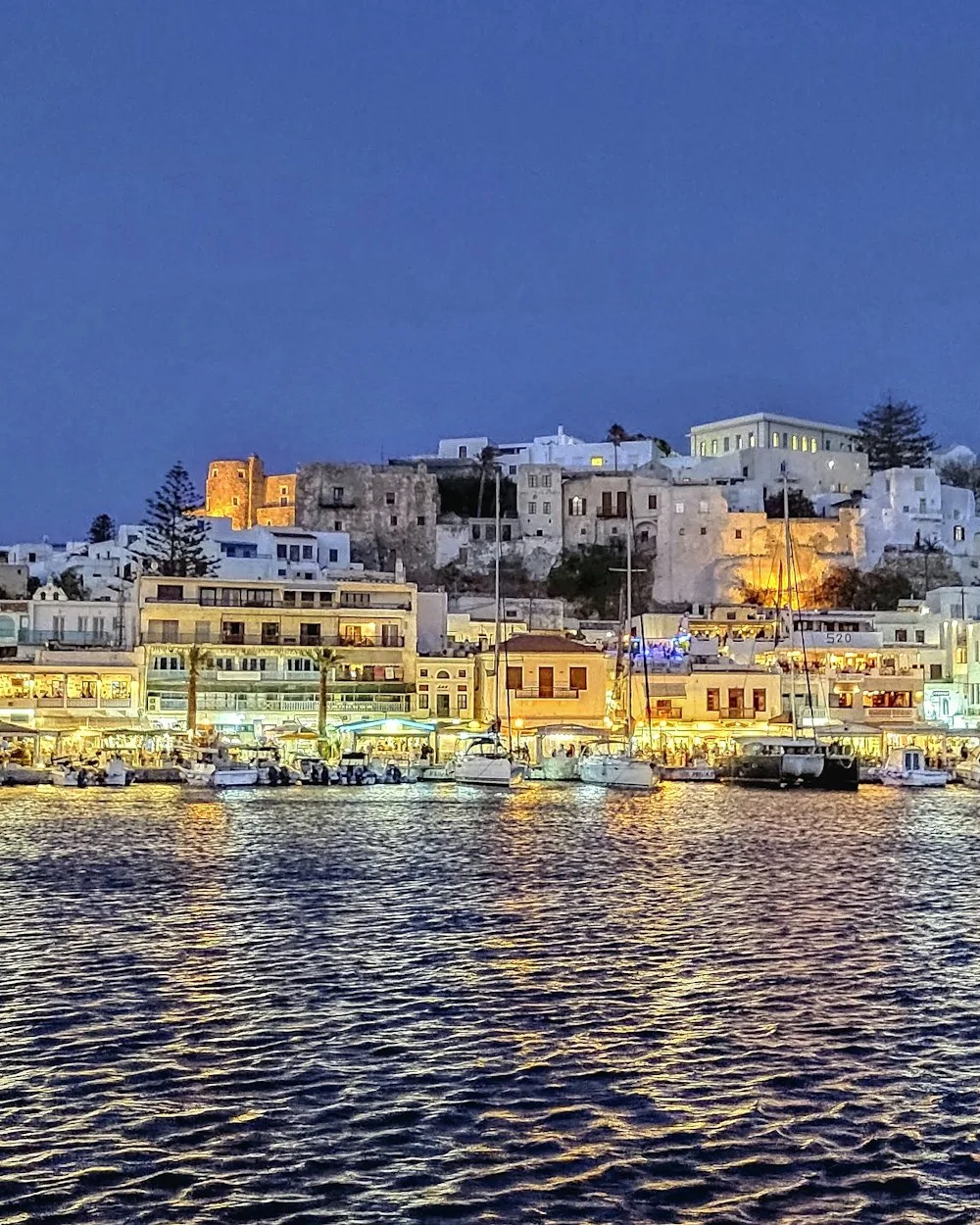 Πόλη τη νύχτα