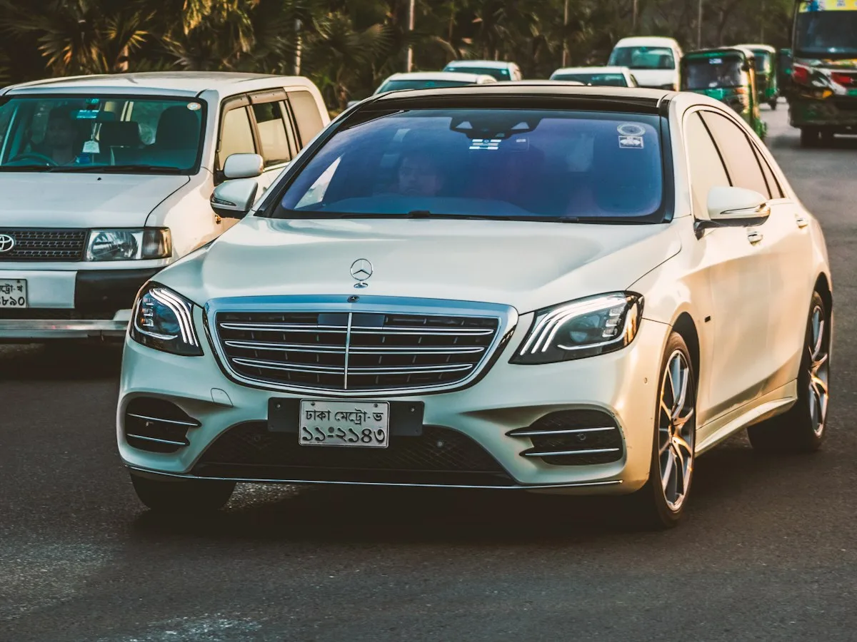 Λευκό Mercedes